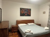 Melide lake apartment Hotels in Melide