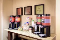 Hampton Inn & Suites Chicago/St. Charles - breakfast