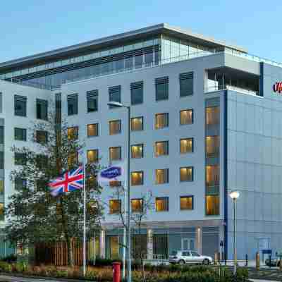 Hampton by Hilton London Luton Airport Hotel Exterior