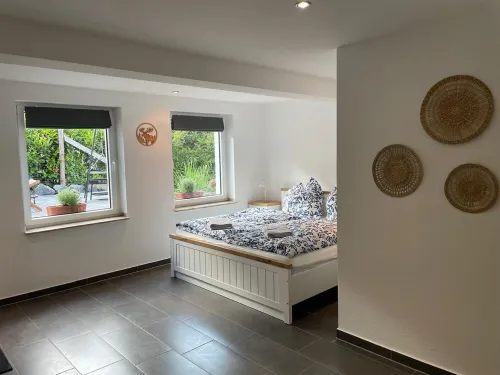 Nideggen's Schwedenhaus, right next to the forest with great hiking trails and a fireplace.