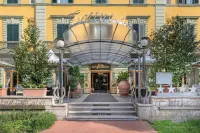 特圖斯奧宏偉酒店 鄰近Centro Commerciale Naturale Citta' di Montecatini Terme的酒店