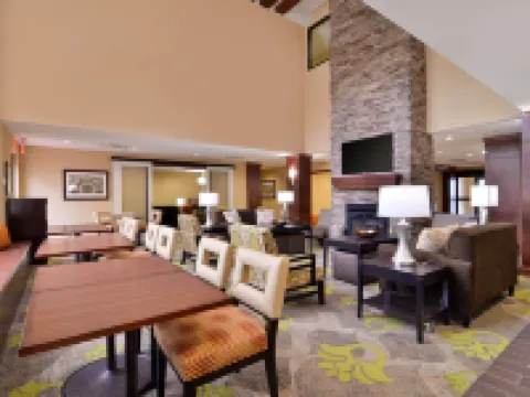 同波爾Staybridge套房 湯博爾酒店