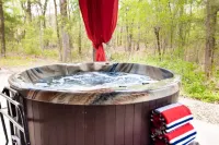 Studio Cabin with Beautiful Interiors and Modern Appliances - Cozy Inviting Hoteles en Condado de McCurtain