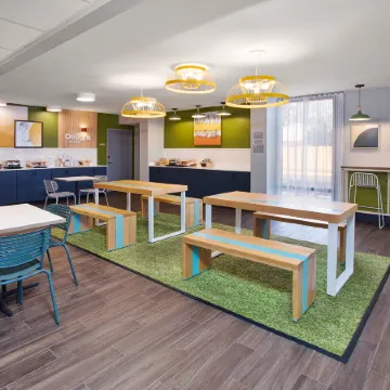 Spark by Hilton Jackson Ridgeland