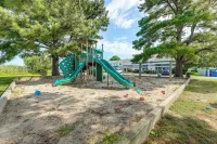 Waterfront Retreat Near Fenwick Extended Stays -  Ferienwohnungen