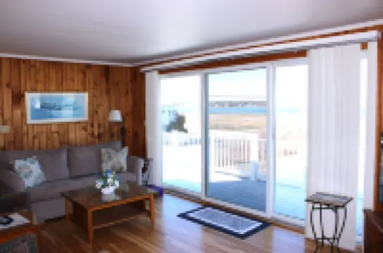 Low Tide: Oceanfront Bliss BOOK NOW FOR 2026