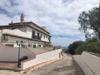 Sunny ground floor apartment close to La Fustera beach.