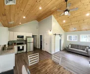 Charming 2-bedroom house in Sylvan Beach