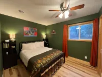 Secluded 3-bedroom cabin on the Chippewa River near Ladysmith, WI with WiFi, AC