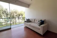 2BR/3BA/1GA/BALC View Av. San Borja Norte Cdra.8 Hotels in San Borja