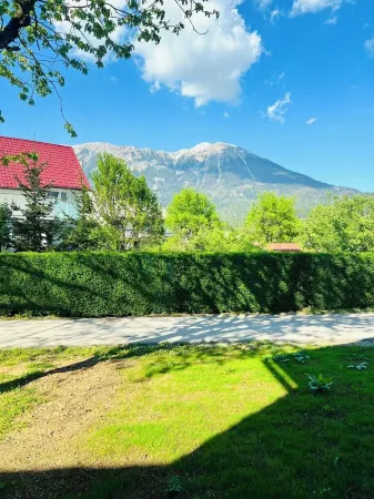 Stol Mountain Escape - Cozy One-bedroom Apartment near Lake Bled