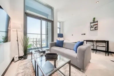 Modern Studio w/ Pool, Gym, Mini Golf, Playground Hotel a Jumeirah Lake Towers
