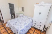 Praia do Forte! Apartamento todo de frente ao mar.