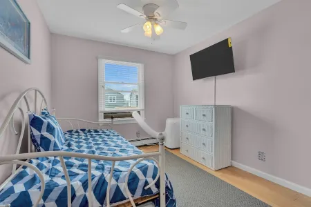 Lavallette Heart of Town 2 Family Beach Block 2 Bedroom Available! Отели в г. Лаваллетт