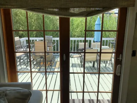 Beach House in Ocean Beach, Fire Island Отели в г. Ошен Бич