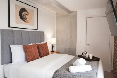 Zone 10 - Central location - close to airport Hotels in Zona16