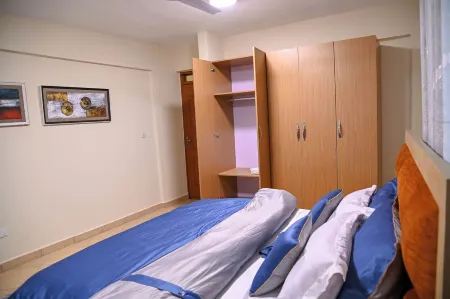 Agyeiwaa Homes Отели рядом с достопримечательностью «Парк Ратрей»