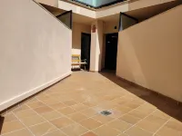 5 minutes from the beach, bus terminal and nightlife!