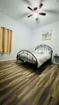 Charming 3-bedroom farmhouse with WiFi, AC in scenic Valley View
