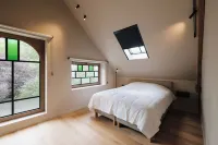 Zalige Schuur! Nieuw Sinds Zomer 2024. Bar, Biljart, Hottub en een Grote Tuin! Hotels in Beveren