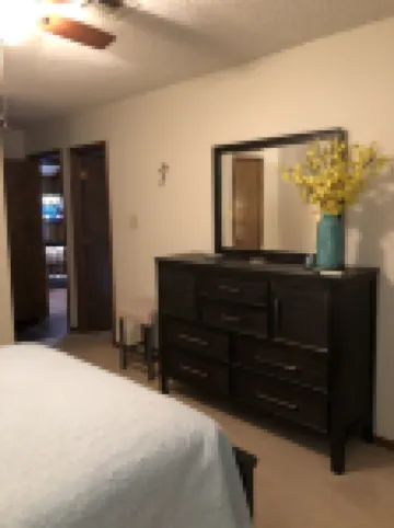 Spacious Lake View with Chef's Kitchen! Two minute walk to lake.