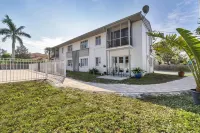 Relax at the Blue Buttercup in Sarasota's sweet SouthSide village!