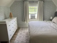 Cozy 4-bedroom cottage in enjoyable Elbe with WiFi on 16 wooded acres