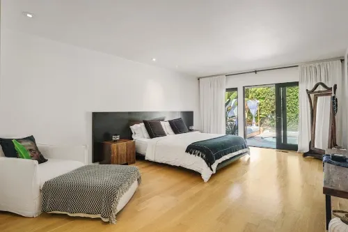 Beverly Hills Goldstein adjacent  house.