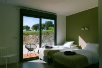 MONTE DA FIFAS Countryside house with a pool and a magnificent view over the dam