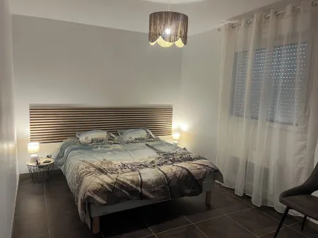 Chic, modern house in the countryside Отели в г. Круа-ан-Тернуа