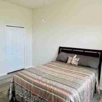 Tranquil 2-bedroom condo in Tampa Rooms