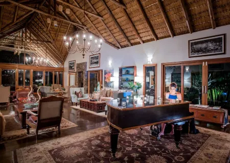 Luxury lodge in serene Karkloof Valley with 16 Villas Отели в г. Питермарицбург