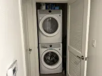 Modern 2 bed / 2 bath near Disneyland Hotels in Cerritos