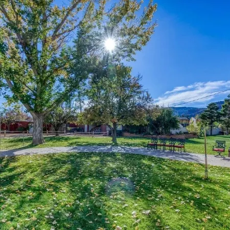 Perfect Kanab Basecamp w/ Hot Tub Downtown Cottage Near Zion, Bryce, Lake Powell
