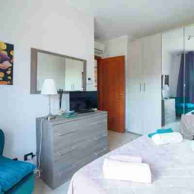 Delightful apartment with large terrace near Leonardo Da Vinci FCO Airport Rooms