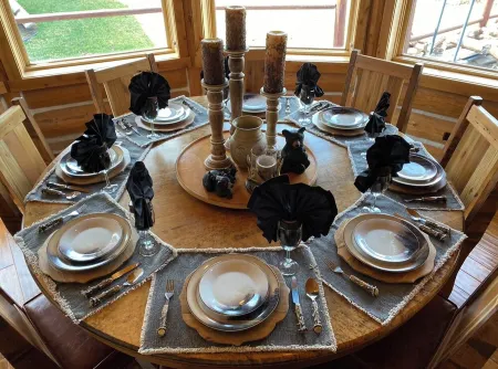 Luxurious Log Cabin & Hot Tub on Golf Course with Spectacular Mountain Views