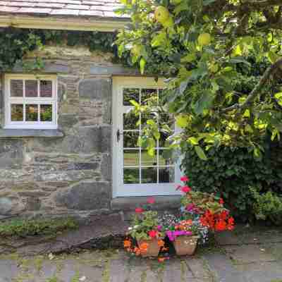 Royal Oak Farm Cottage Hotel Exterior