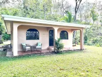 Cozy house in the middle of the mountains just minutes from the beach