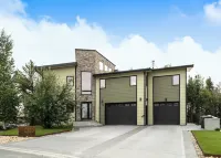 Cozy Northern lights retreat in Niven Lake w/ stunning lake views Hotel a 