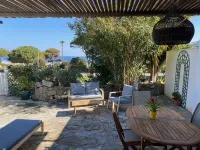 Mini-Villa sea view, 4 pers, Clim and Wifi, near beach and shops!