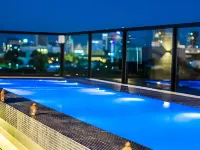 Five Hotel & Residences - piscina