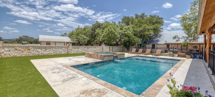 Ringers Lodge   Spacious 6-bedroom house on the River in charming Concan Hotels in Uvalde County