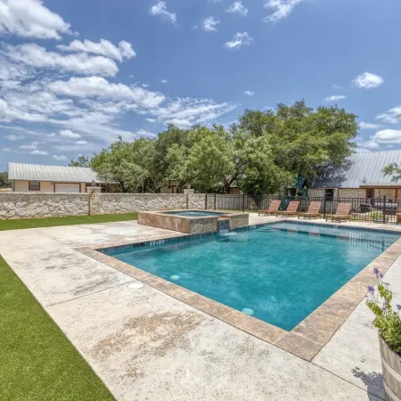Ringers Lodge   Spacious 6-bedroom house on the River in charming Concan