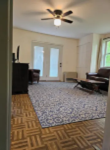 Cozy 2-bedroom cabin in charming Shandaken with WiFi, AC