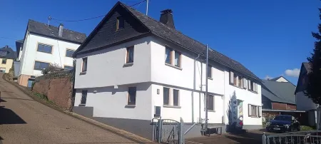 Cozy 2 room apartment and courtyard Отели в г. Санкт-Гоар