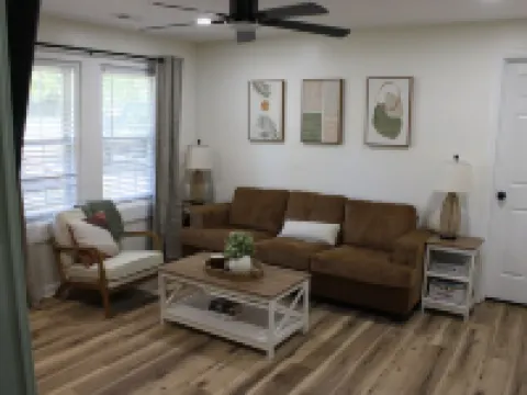 Delightful 2-bedroom house with AC in charming Easley Hoteles en Easley