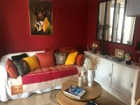 Charming apartment nestled among olive trees in the heart of nature! Hotels in Eguilles