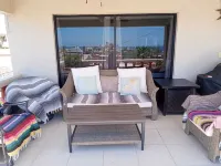 Cozy 1-bedroom, Full bath, full kitchen. Beautiful ocean Views!