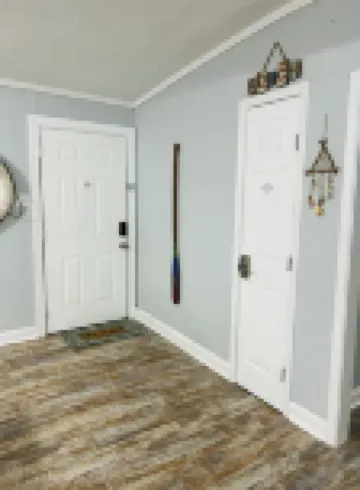 Charming Cottage, a Walk to the beach!