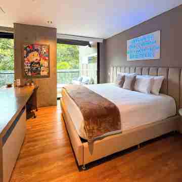 Beautiful Balcony Apartment with A/C in El Poblado! Rooms